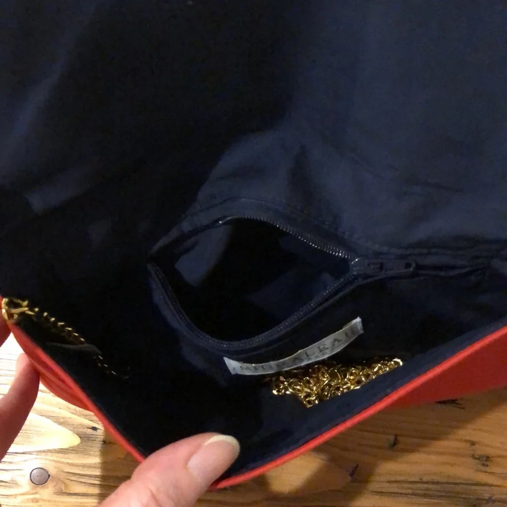 Adorable red and white lobster clutch 🦞 - Picture 3 of 6